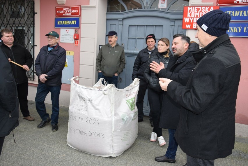 Pamiątka po protestach. Minister finansów nie chce przyjąć pół tony zboża z Opolszczyzny. Bo się go nie da zeskanować