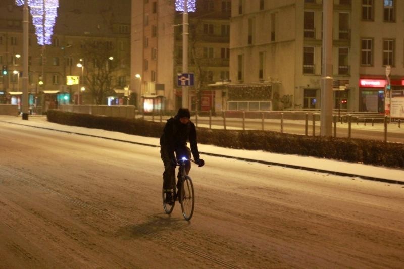 Wrocław: Zima zaatakowała, a miasto odśnieża tylko główne ulice