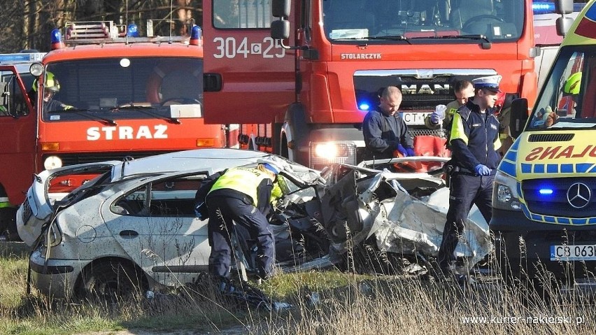 Poważny wypadek w Gorzeniu na trasie między Bydgoszczą a Nakłem. 6 osób trafiło do szpitala 