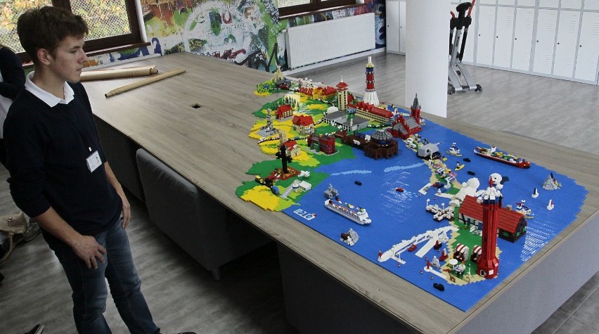Powiat pucki z klocków Lego - panorama powiatu