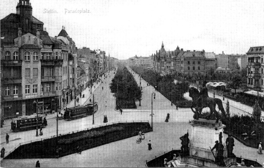 Panorama al. Niepodległości od Placu Żołnierza do Bramy...