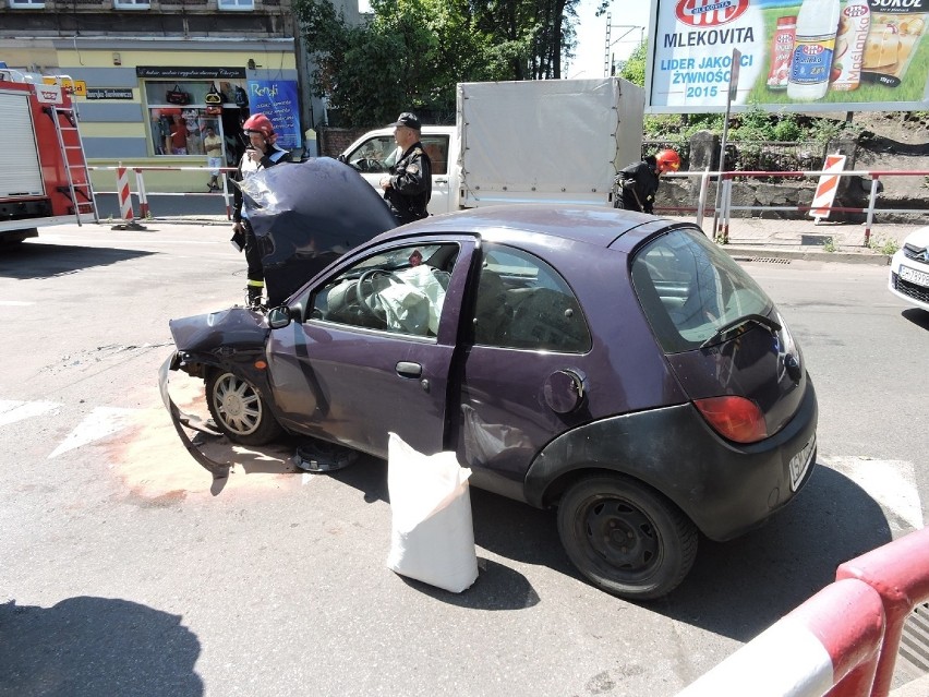 Wypadek autobusu w Chorzowie. Zderzył się z samochodem...