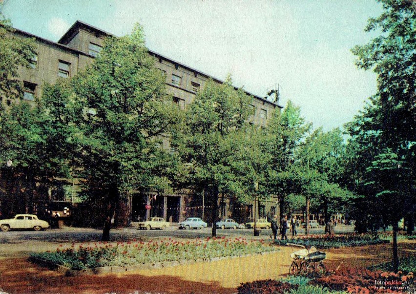 Lata 1968-1970, Ulica Marcina Strzody. Pocztówka - Biuro...