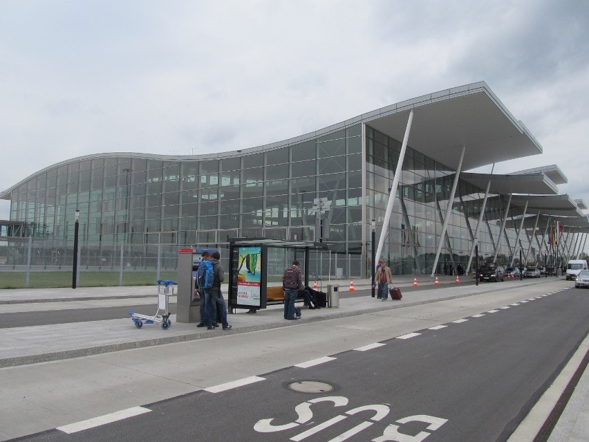 Wrocław: Lotnisko gotowe na Euro 2012 (ZDJĘCIA)