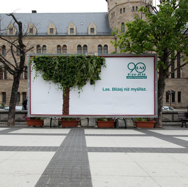 Reklama w Poznaniu: Roślinny billboard przed CK Zamek