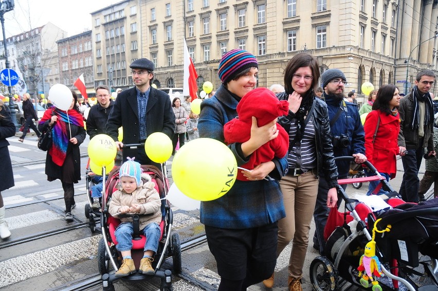 Marsz rodzin w Dniu Papieskim w Krakowie [ZDJĘCIA]