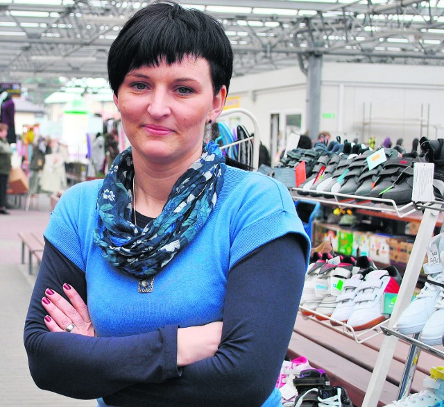 Agata Skoczylas, sprzedawczyni z targowiska w Libiążu, czeka na rozwój starego bazaru