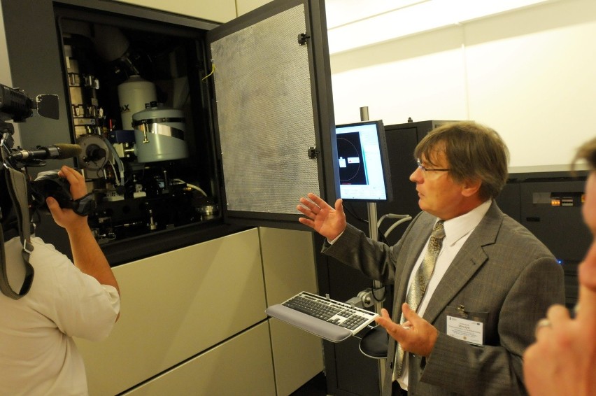 UMCS ma supermikroskop za 17 mln zł (ZDJĘCIA)