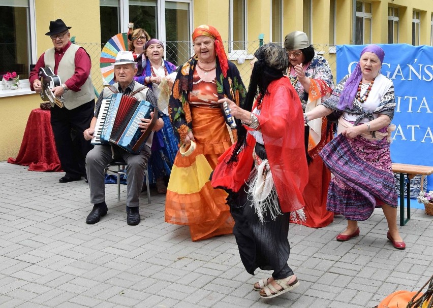 Seniorzy z Domu Dziennego Pobytu w Inowrocławiu powitali...