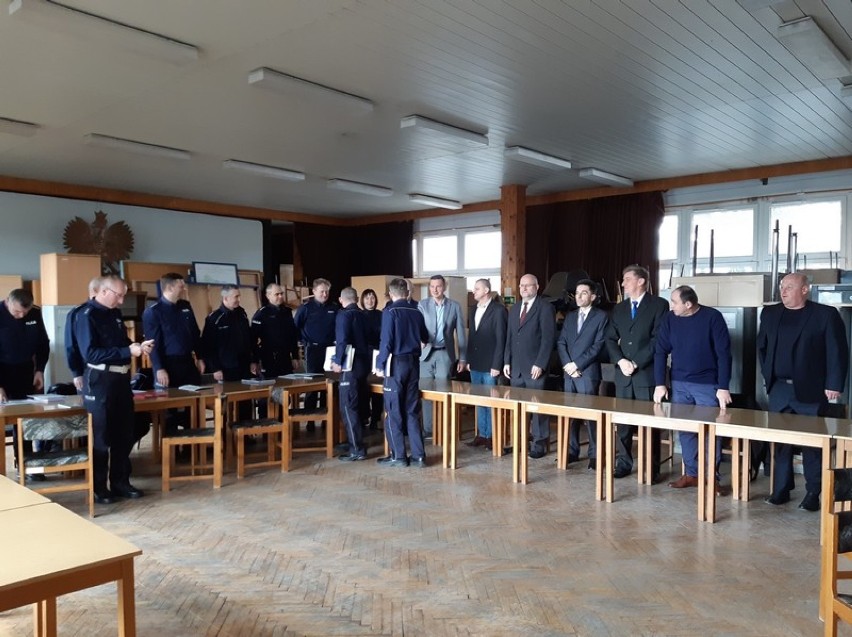 Pożegnanie z policją. 11 funkcjonariuszy KMP w Krośnie odeszło na emeryturę