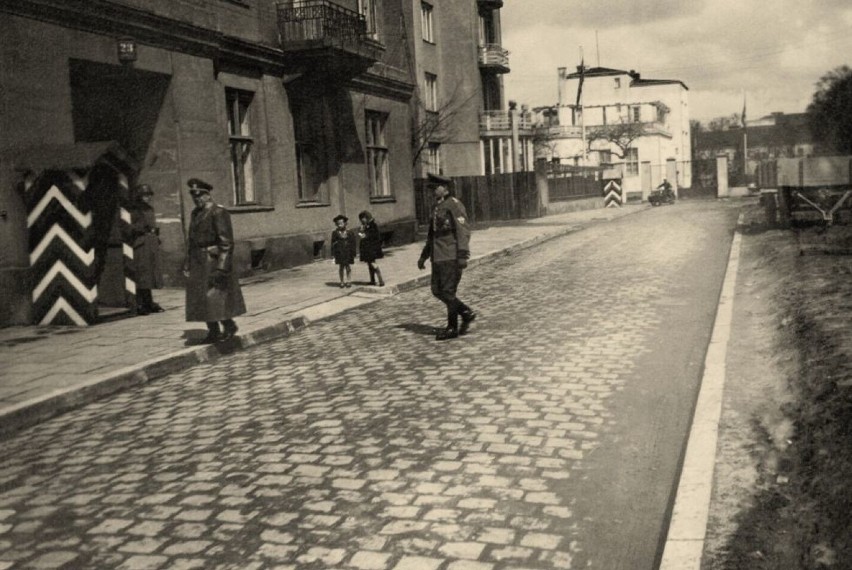 Lata 1940-1944 , Radom, ulica Mickiewicza 23. W czasie wojny...