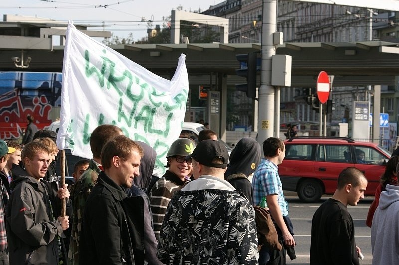 Marsz Wyzwolenia Konopi przemierzał ulice Wrocławia (ZDJĘCIA)