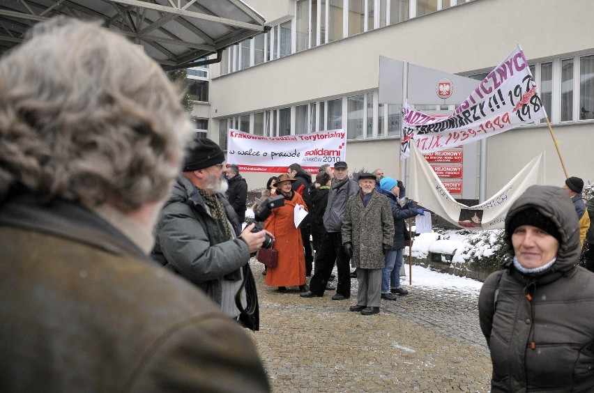 Kraków. Protest przed Sądem Okręgowym przeciw wyrokowi dla...