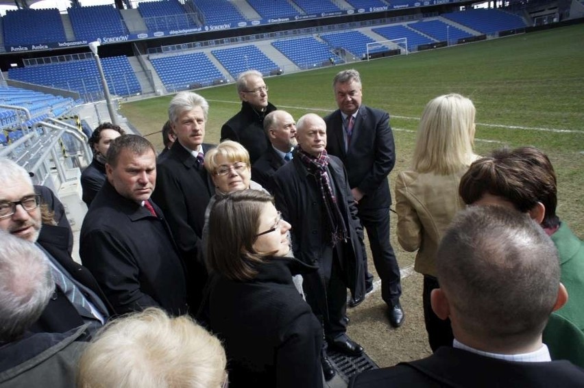 Poznań: Minister Michał Boni odwiedził stadion [FILM, ZDJĘCIA]