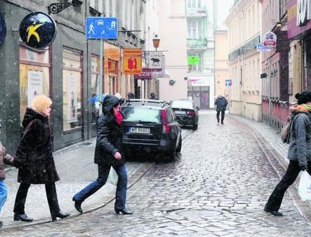 Średnio raz na dwa tygodnie do policjantów zgłaszają się osoby pobite na Jaskółczej