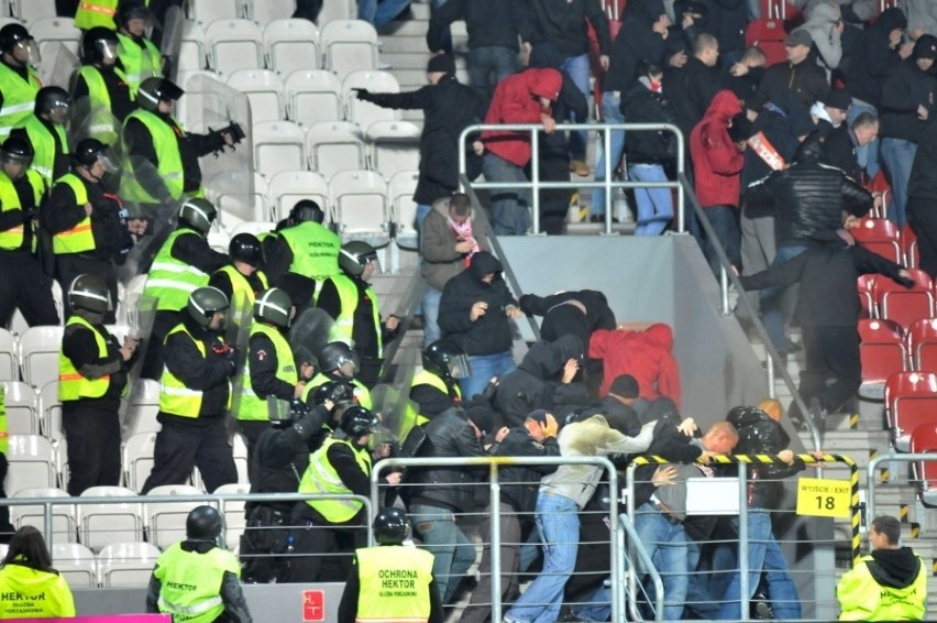 Derby Krakowa: zadyma na stadionie [ZDJĘCIA]