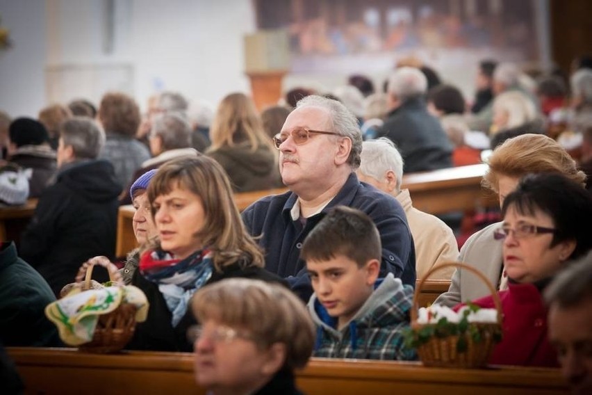 Wielka Sobota: Święcenie pokarmów (GALERIA)