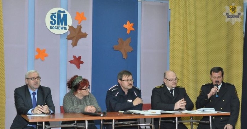 Starogard policja: Debata o bezpieczeństwie z mieszkańcami ZDJĘCIA