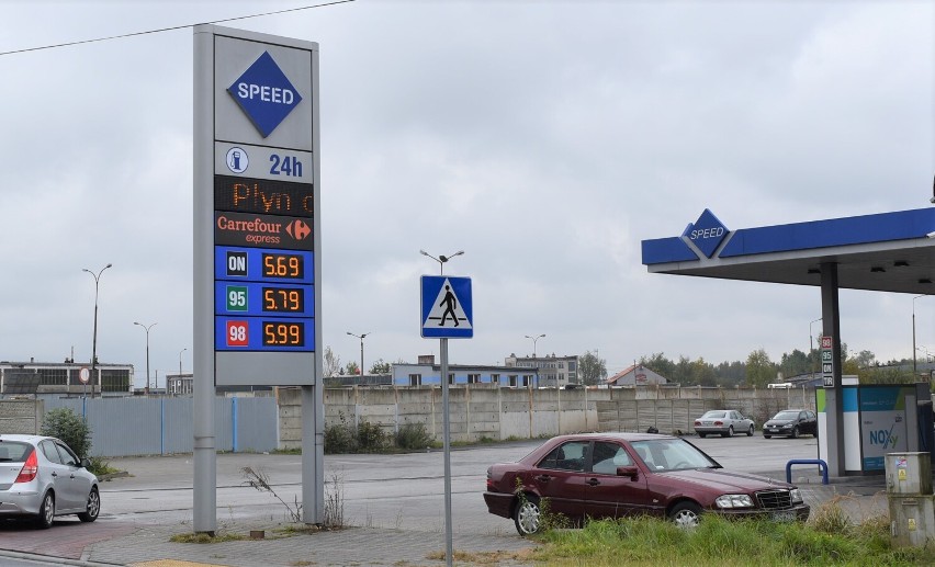 Stacja paliw Speed przy ul. Kolbego w Oświęcimiu...