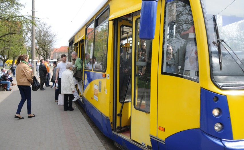 Tramwaje hałasują na Skarpie, a na torowisko przy ul. Gagarina bez względu na pogodę leje się woda