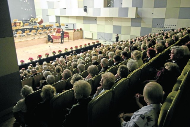 Według rocznika statystycznego Filharmonię Wrocławską w 2011 r. odwiedziło 70 tys. ludzi