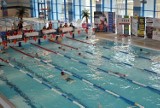 Łomża. Sympatycy basenu po raz czwarty będą pokonywać rekordy na 24 - godzinnym maratonie pływackim