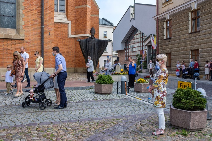 Tarnów. Procesja Bożego Ciała w pandemicznych okolicznościach [ZDJĘCIA]