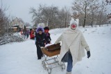 Orszak Zapustników przemierzył Izdebnik. Starą tradycję odtworzyły i od czterech lat kultywują panie z KGW