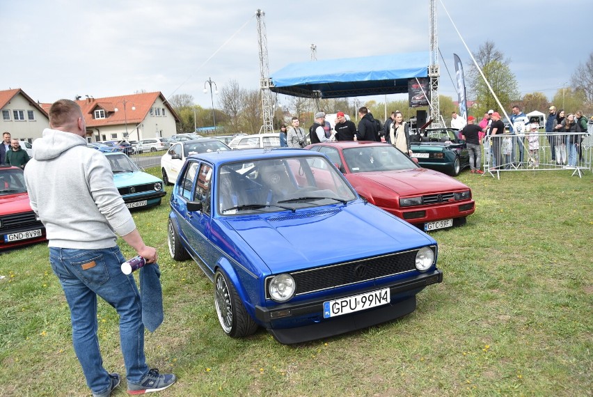 Nowy Staw. Zlot VAG Show z bardzo dużą frekwencją. Impreza znów przyciągnęła tłumy fanów motoryzacji 