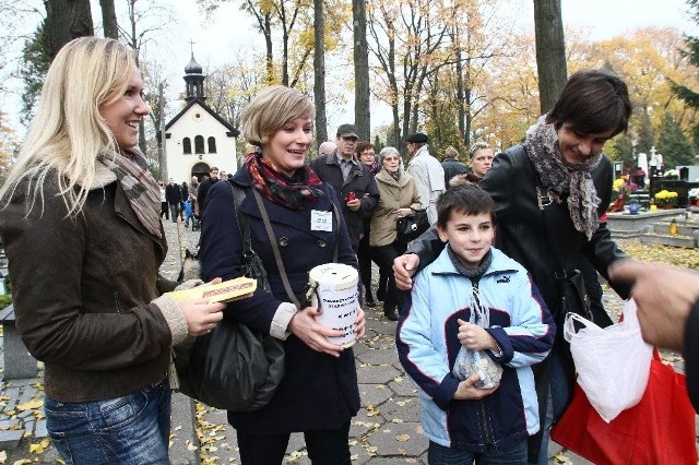 Wśród kwestujących nie zabrakło dziennikarek "Dziennika Łódzkiego"