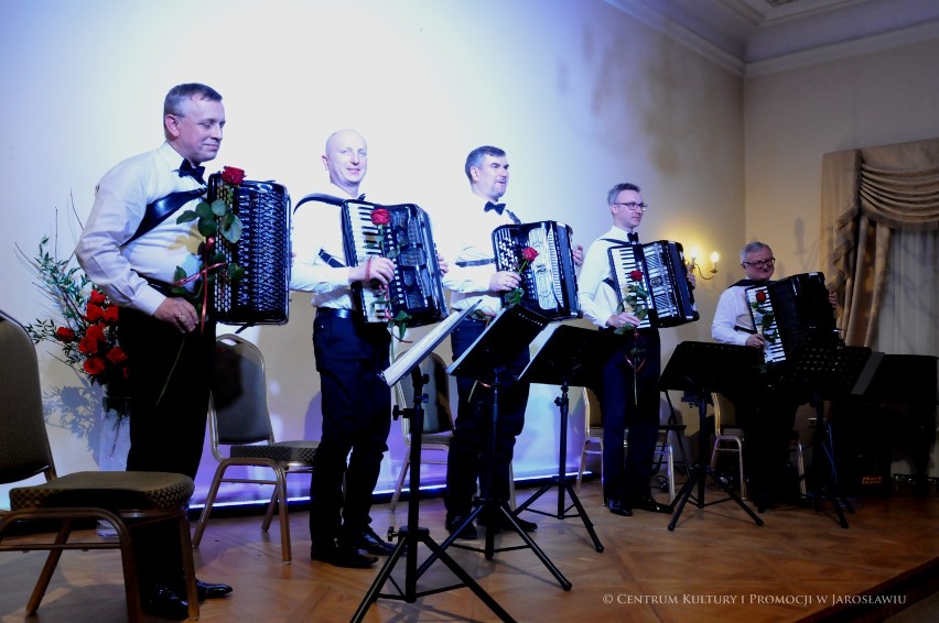 Wyjątkowy koncert w Kamienicy Attavantich w Jarosławiu. "Tango to tylko pretekst!" - Podkarpacki Kwintet Akordeonowy "AMBITUS V"