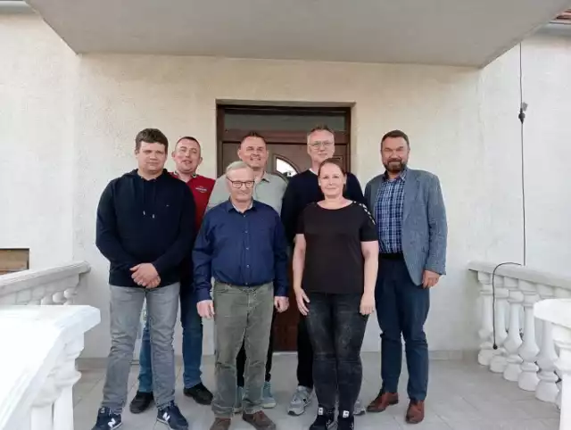 W poniedziałek 22 maja odbyło się zebranie sołeckie podczas których wybrano nowego sołtysa wsi Ślepuchowo. Jednogłośnie został wybrany na tę funkcję Piotr Desperak