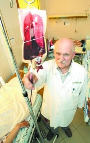 fot. marcin osman Profesor Kazimierz Kuliczkowski, kierownik Katedry i Kliniki Hematologii, Nowotworów Krwi i Transplantacji Szpiku Akademii Medycznej we Wrocławiu.