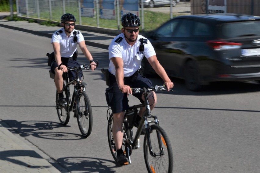 Sądeccy policjanci przesiedli się na rowery. Będą interweniować w trudno dostępnych miejscach [ZDJĘCIA]