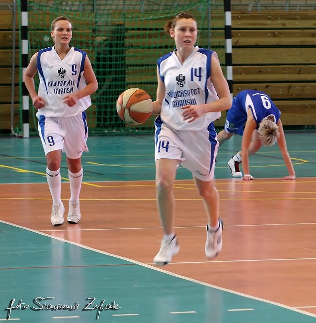 Maja Stachura (nr 9) i Agnieszka Golemska (nr 14)