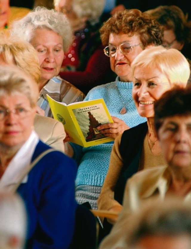 Polscy emeryci coraz częściej chcą żyć pełnią życia i korzystać z czasu, który mają dla siebie