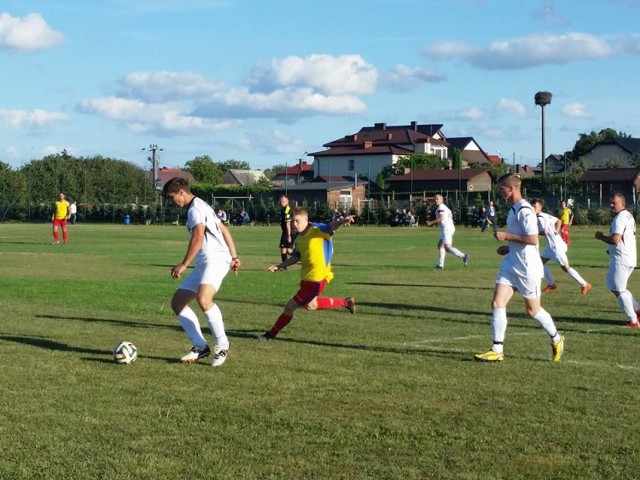 Huragan Smolno - Kaszuby Połchowo 1:1