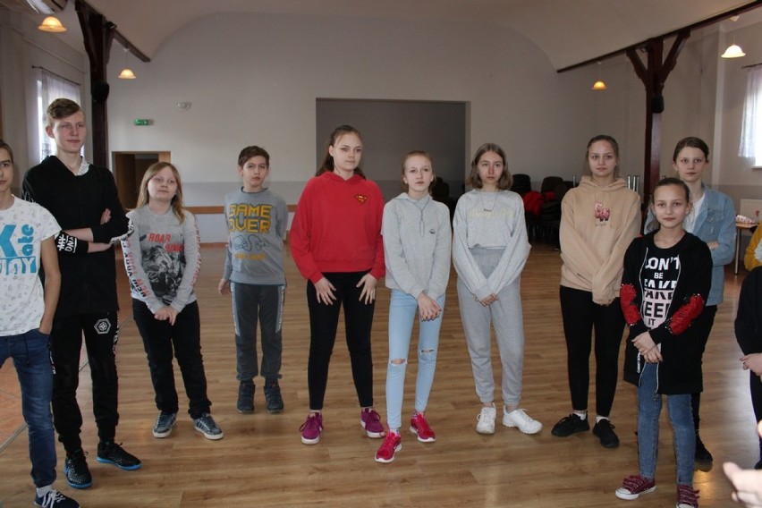 Przyprostynia: Zespół "Przyprostyńskie Koziołki" -  Oferta zajęć popołudniowych Zbąszyńskiego Centrum Kultury dla dzieci, młodzieży - środa