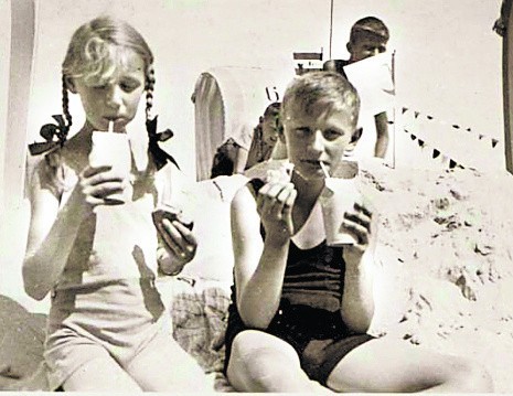 Wakacje Anno Domini 1935. Plaża, okolice Juraty