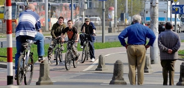 Urzędnicy szacują, że codziennie we Wrocławiu z rowerów korzysta ok. 15 tysięcy mieszkańców. Drugie tyle wsiada na jednoślady w weekendy