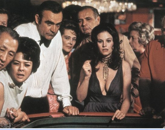 Luksusowe kasyna często można zobaczyć np. w serii filmów o Jamesie Bondzie