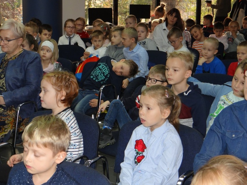 Spotkanie z Ewą Kaczmarczyk w MBP w Radomsku