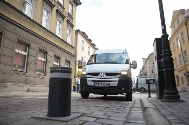 Słupki na ulicach wjazdowych na Stary Rynek zdają egzamin.