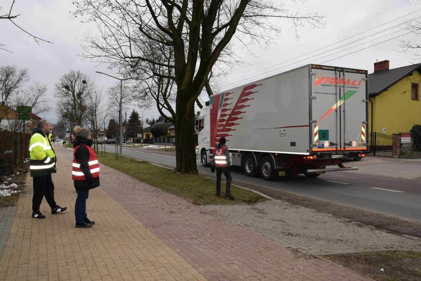 Transport darów z Ceseny we Włoszech dotarł już do Sandomierza. To wsparcie dla uchodźców z Ukrainy. Co przyjechało? Zobacz zdjęcia 