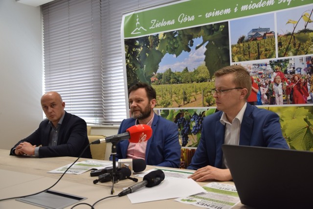 Konferencja prasowa w urzędzie miasta na temat bezpłatnego szkolenia o biznesie - Zielona Góra - 21 maja 2019