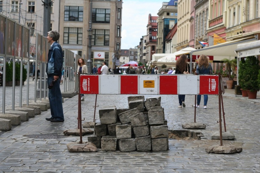 Wrocław: Rozkopali Rynek. Wymieniają hydranty