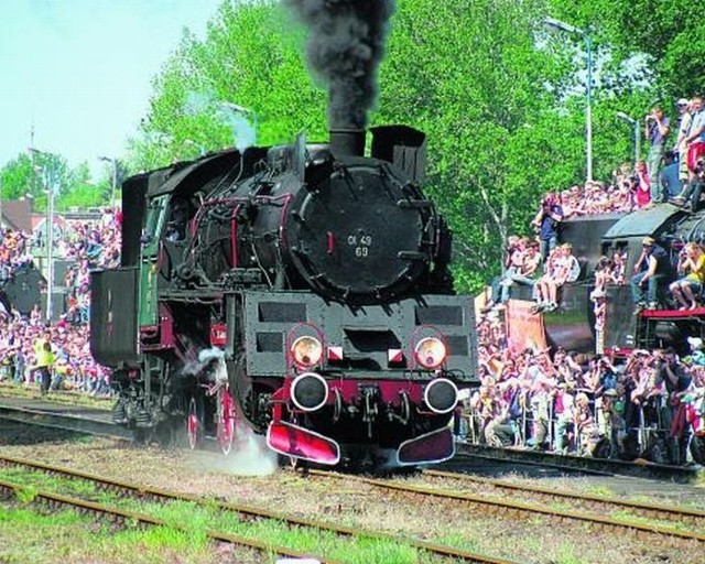 Majowe parady parowozów w Wolsztynie od lat przyciągają kilkanaście tysięcy turystów