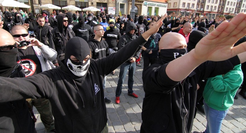 Nietolerancyjny Wrocław. Gdyby nie policja, Marsz Równości przyniósłby ofiary? (ZDJĘCIA, FILMY)