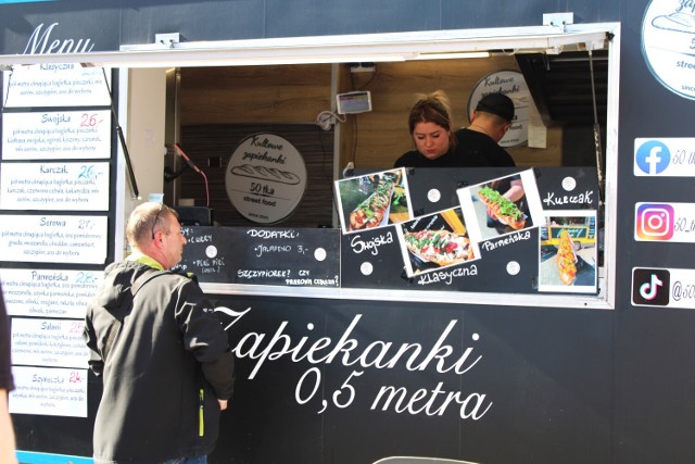 Majówka 2023. Trwa zlot food trucków w Łęczycy. Co dobrego zjemy? --> ZDJĘCIA