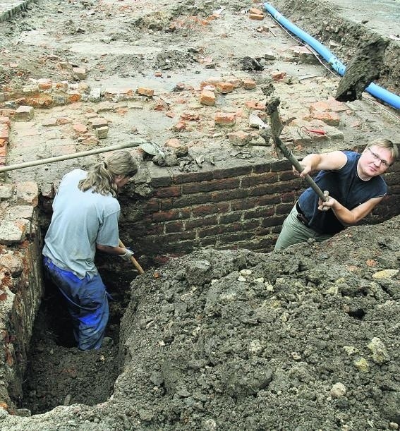 Prace przy ul. Odrzańskiej nadal trwają